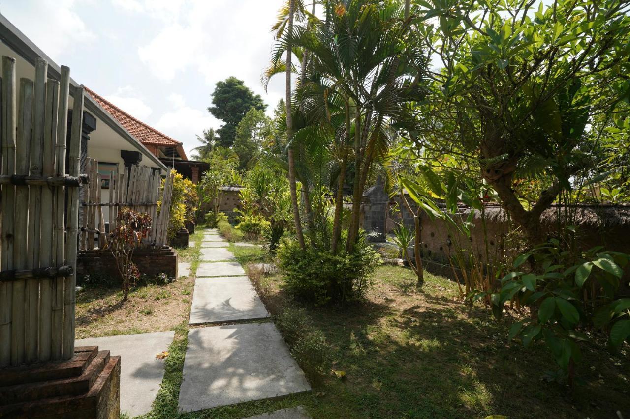 Hôtel Oyo 1840 Kubu Ubud Extérieur photo