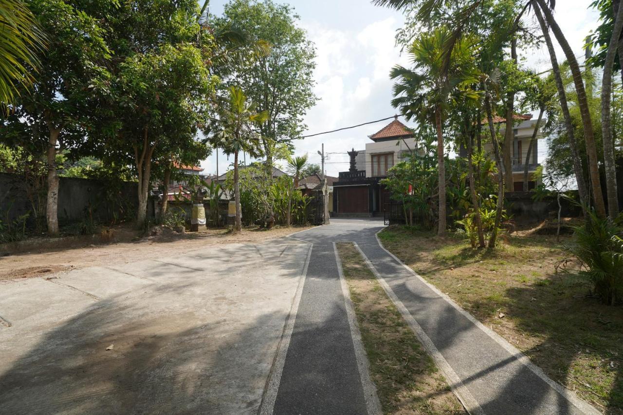 Hôtel Oyo 1840 Kubu Ubud Extérieur photo