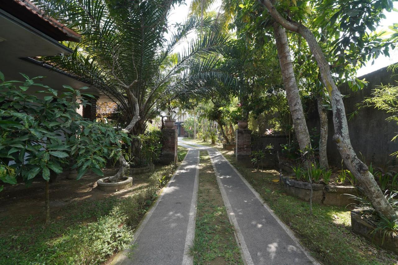 Hôtel Oyo 1840 Kubu Ubud Extérieur photo