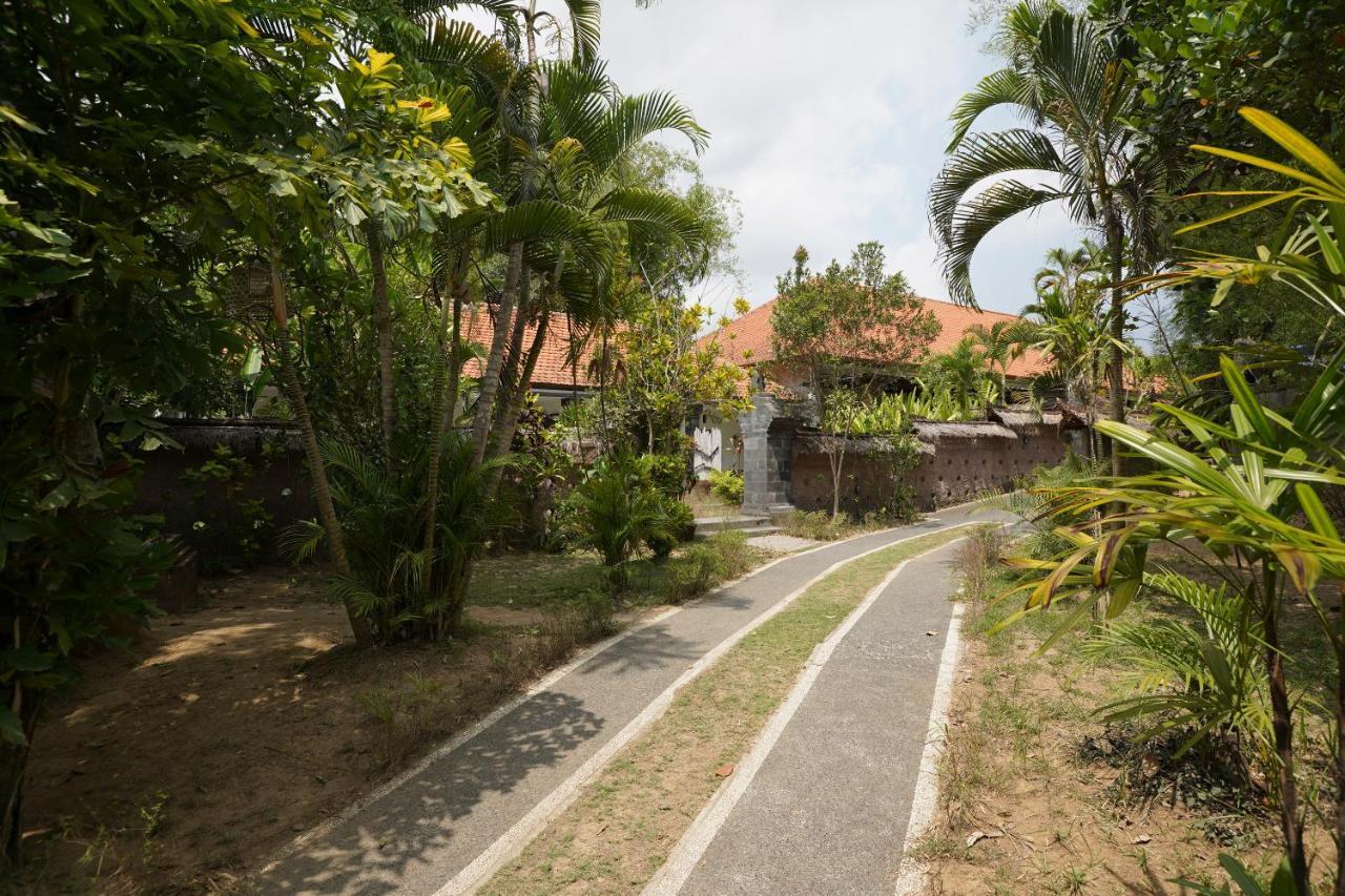 Hôtel Oyo 1840 Kubu Ubud Extérieur photo