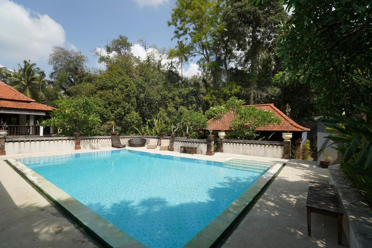 Hôtel Oyo 1840 Kubu Ubud Extérieur photo