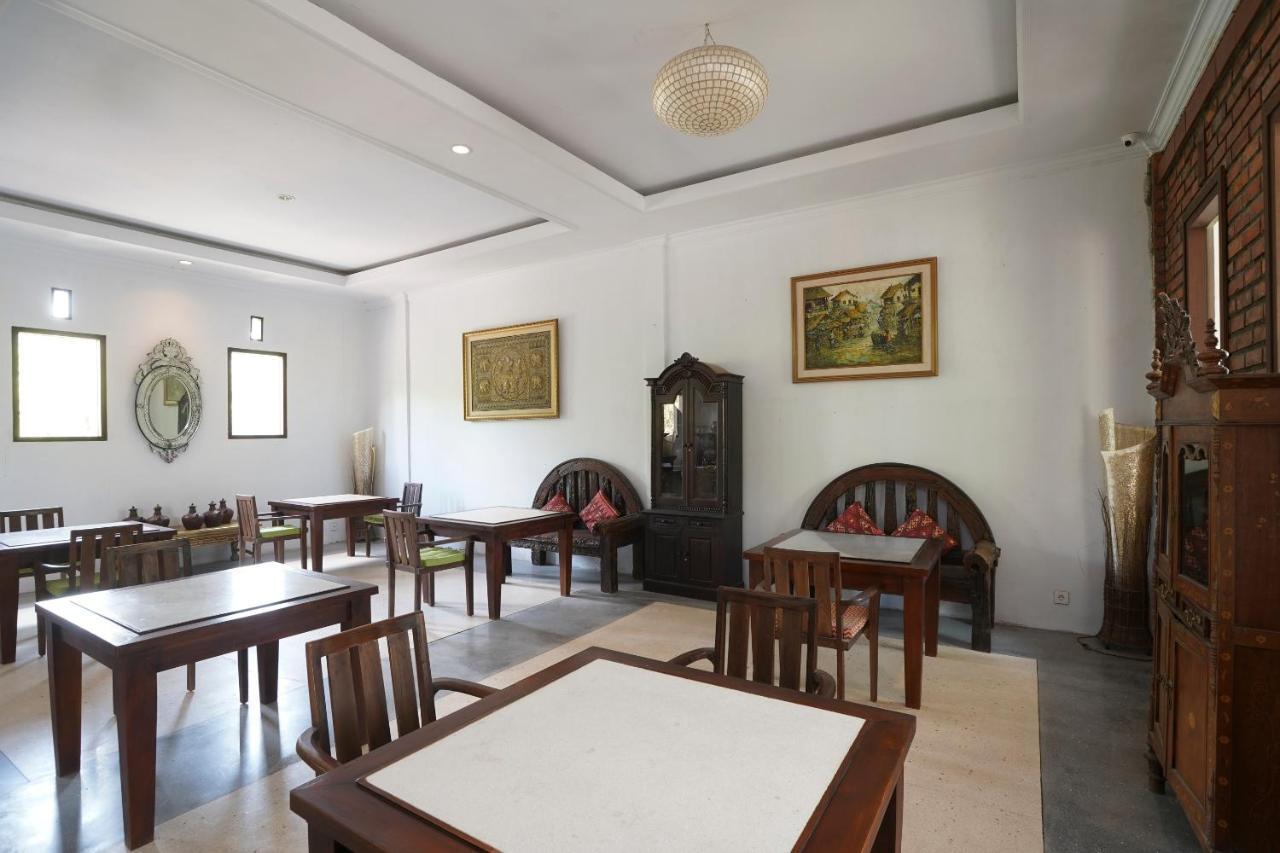 Hôtel Oyo 1840 Kubu Ubud Extérieur photo